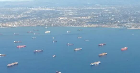 Перегрузка портов по обе стороны Тихого океана